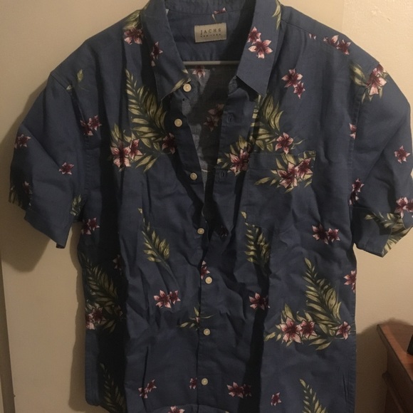 Short sleeve button up - Picture 3 of 3